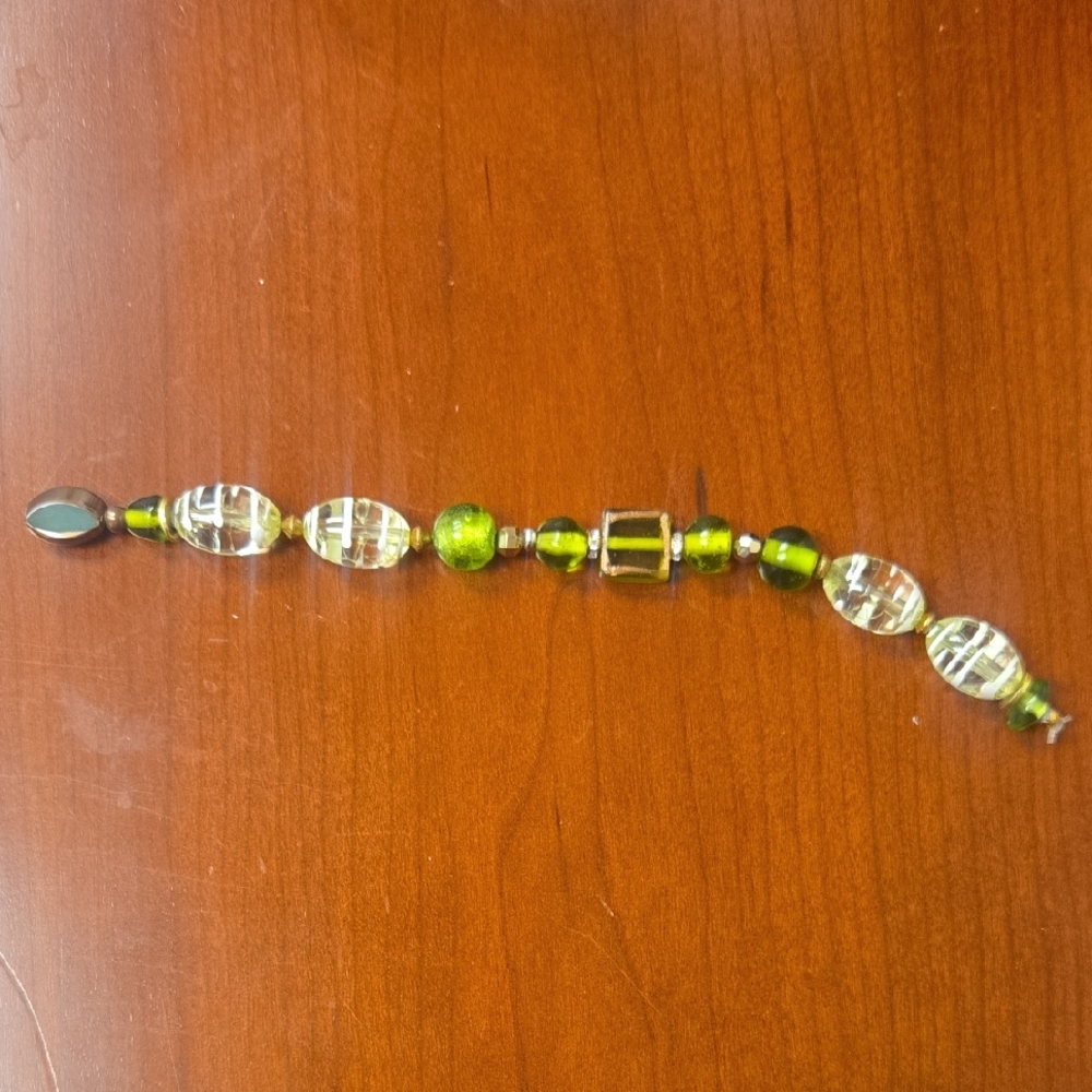 Chic Green and Clear Beaded Bracelet